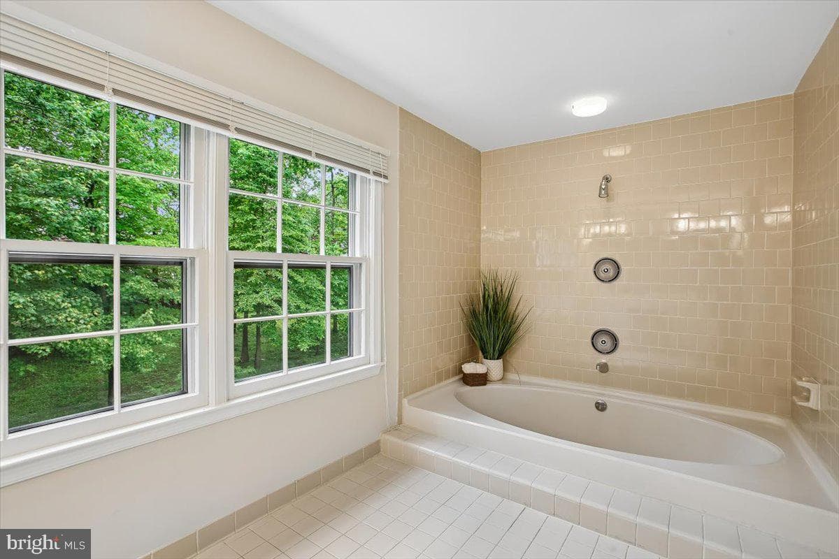 9208 Fall River Lane photo 24