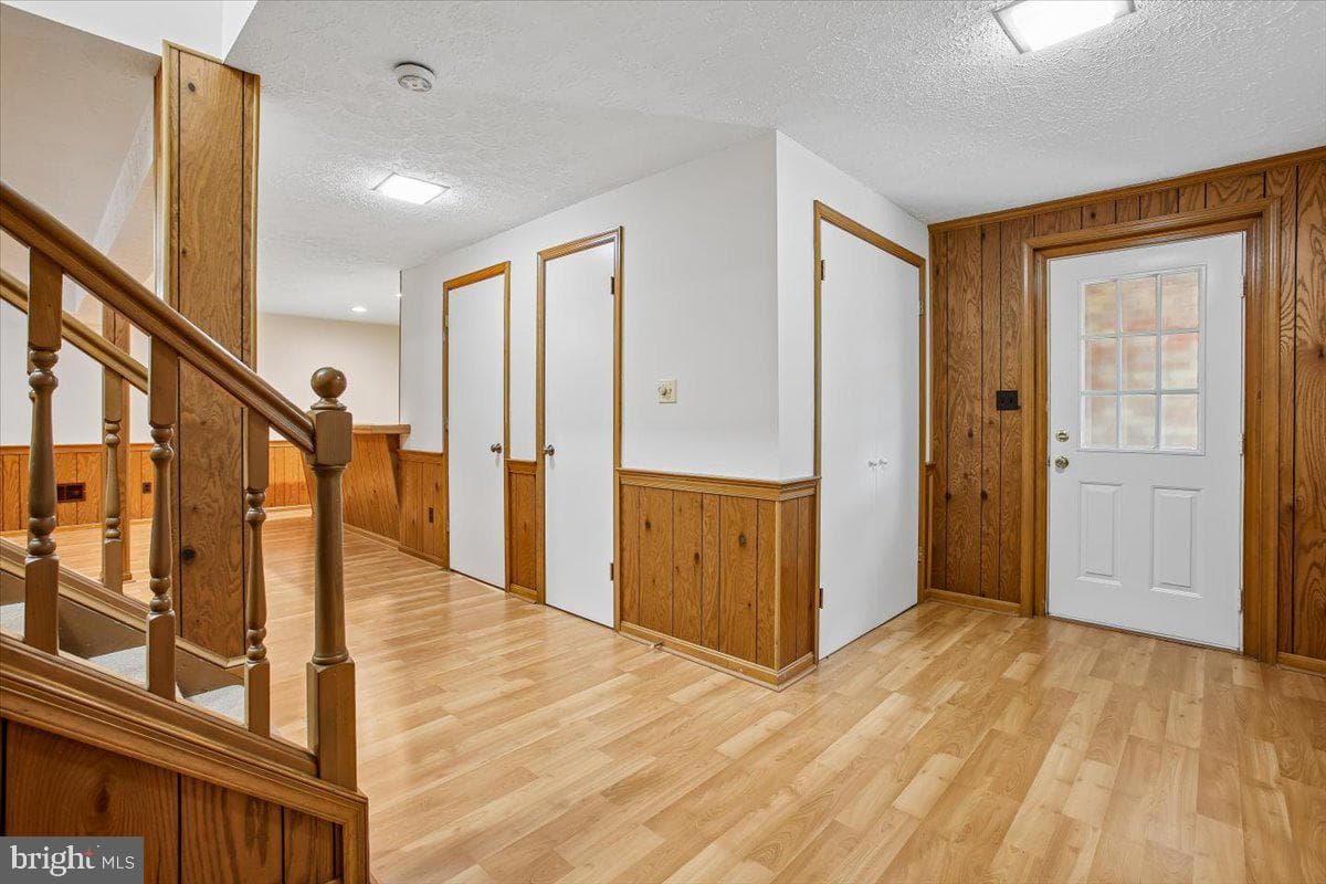 9208 Fall River Lane photo 35