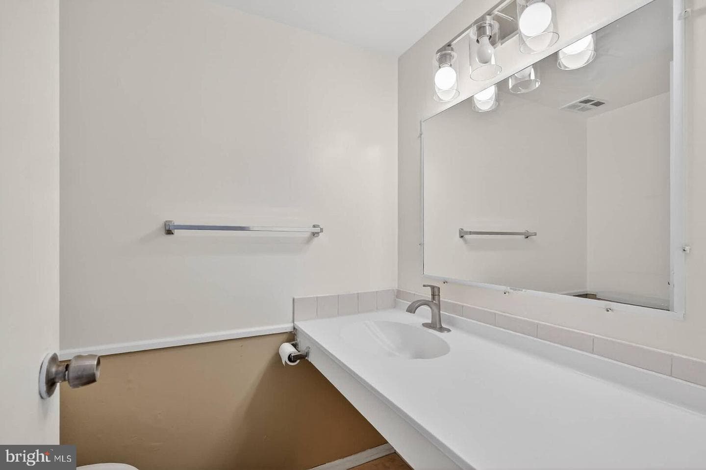2430 Sun Valley Circle #7-B photo 18