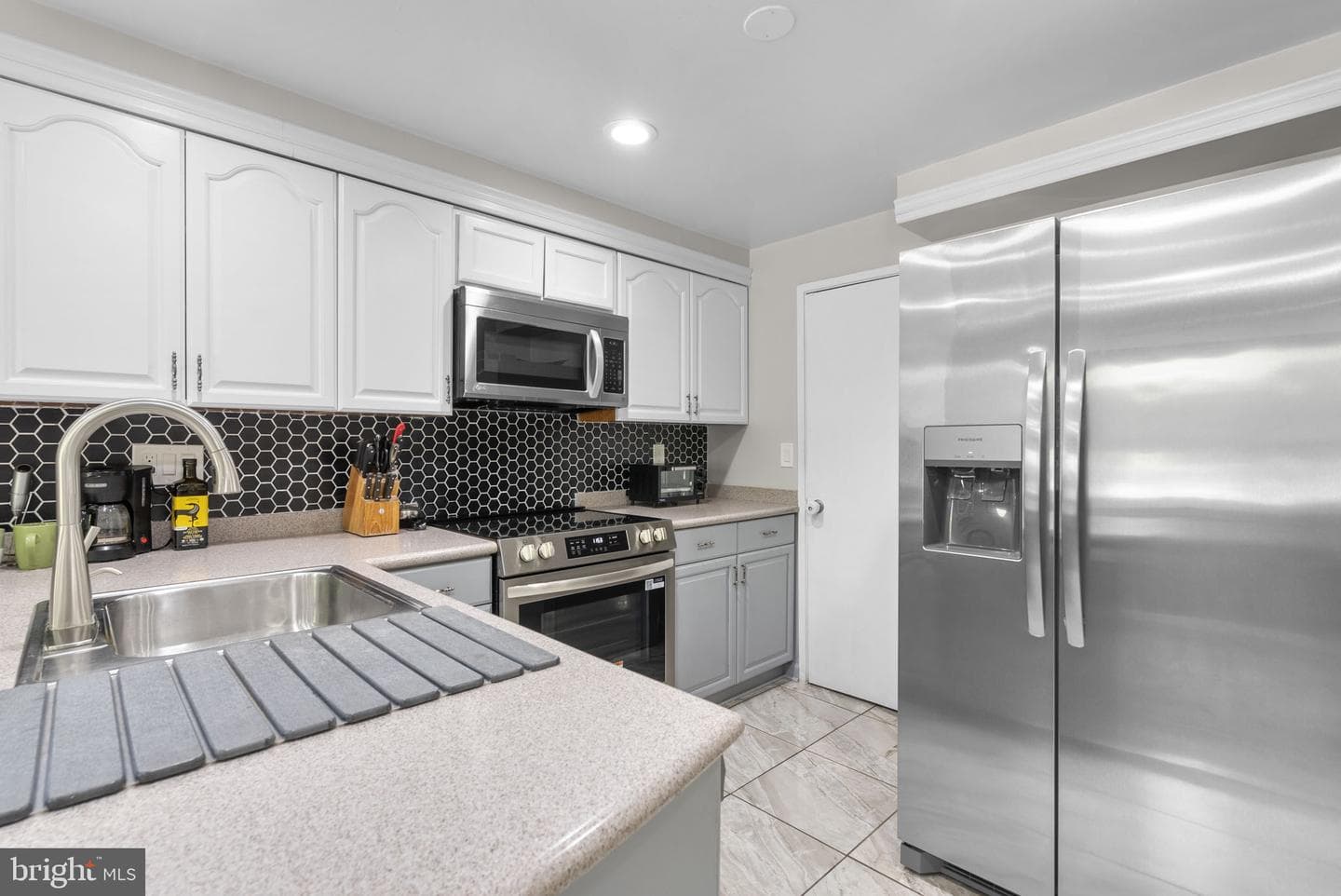 10314 Watkins Mill Drive photo 3