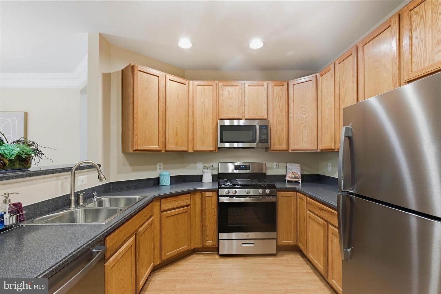 701 Fallsgrove Drive #102 photo 9