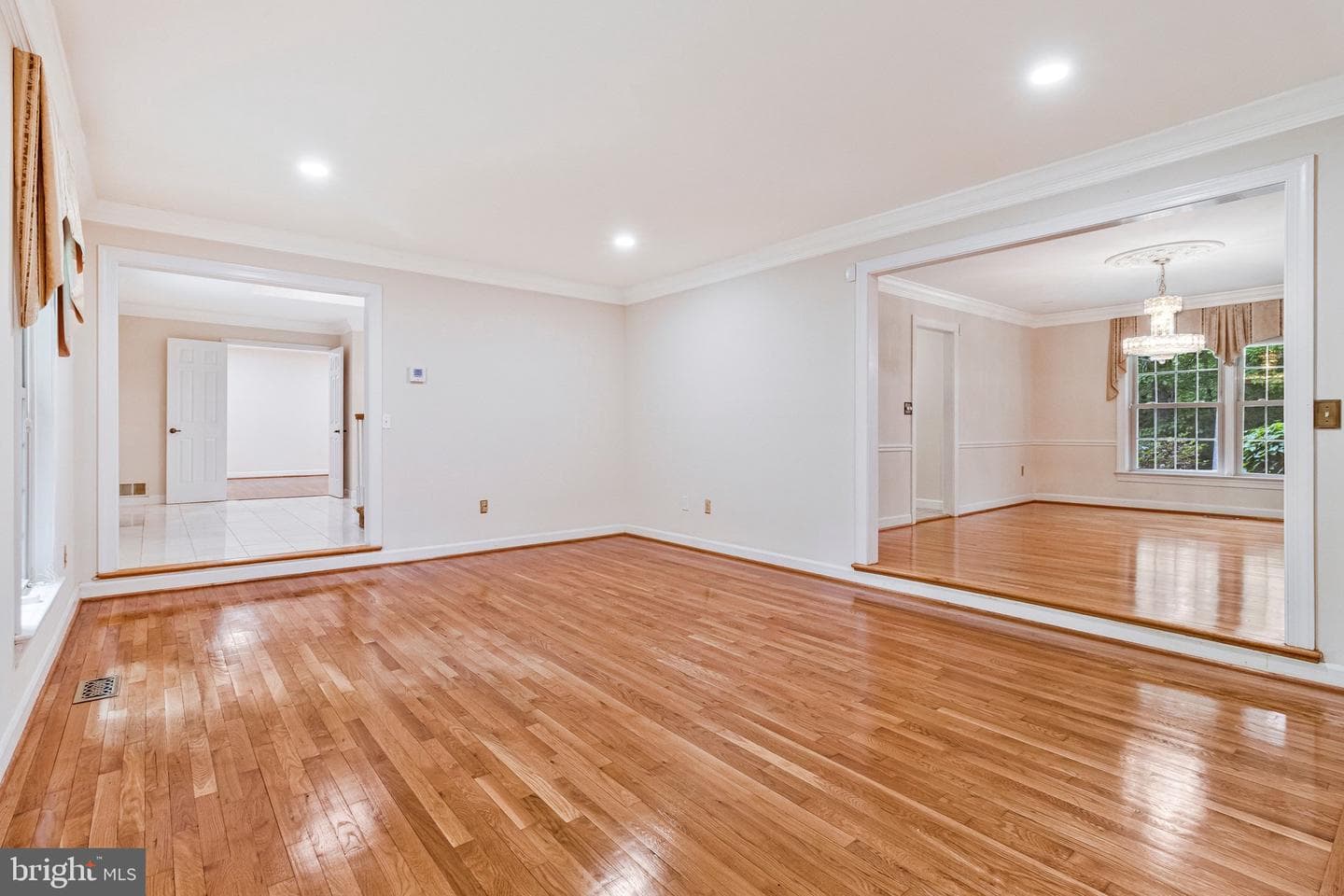 10009 New London Drive photo 12