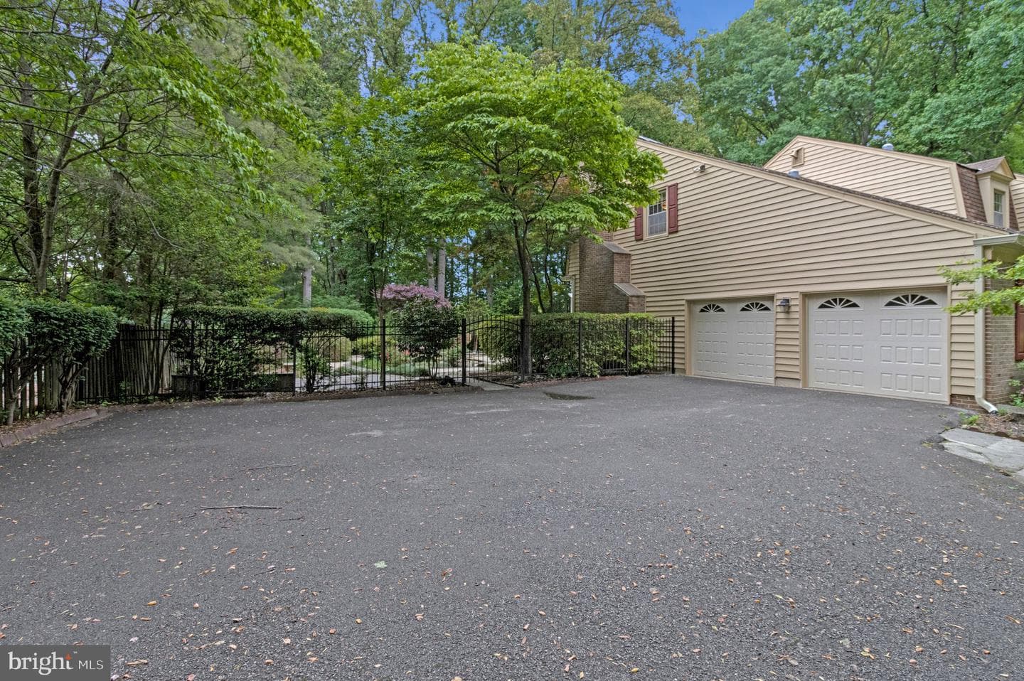10009 New London Drive photo 90