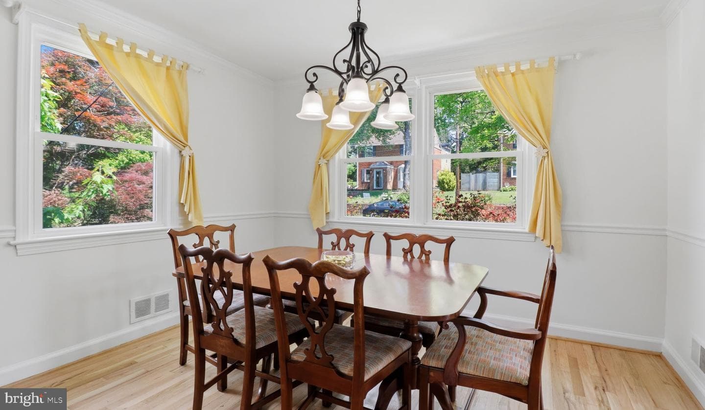 11708 Galt Avenue photo 9