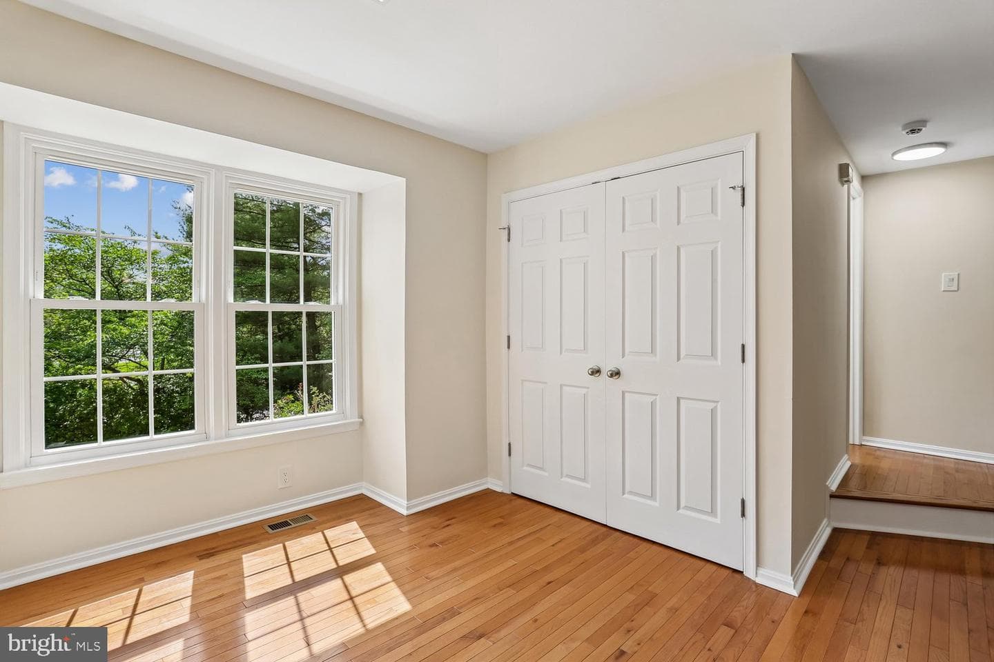 10804 Douglas Avenue photo 18