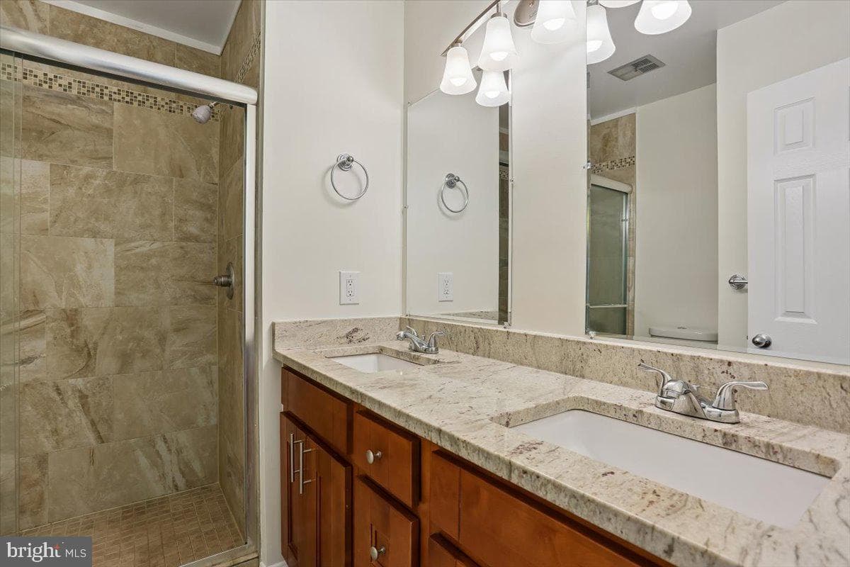 10804 Douglas Avenue photo 26