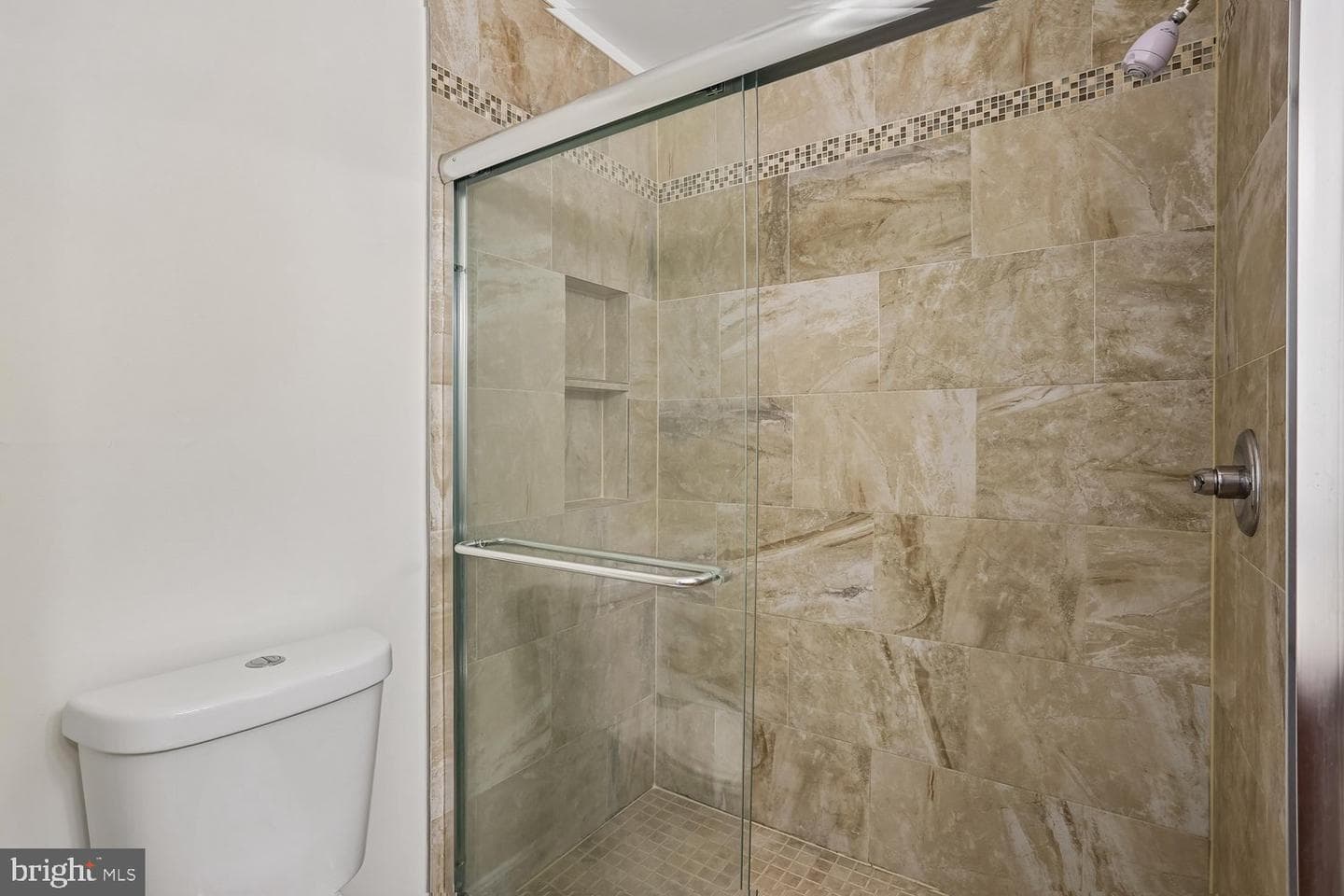 10804 Douglas Avenue photo 27