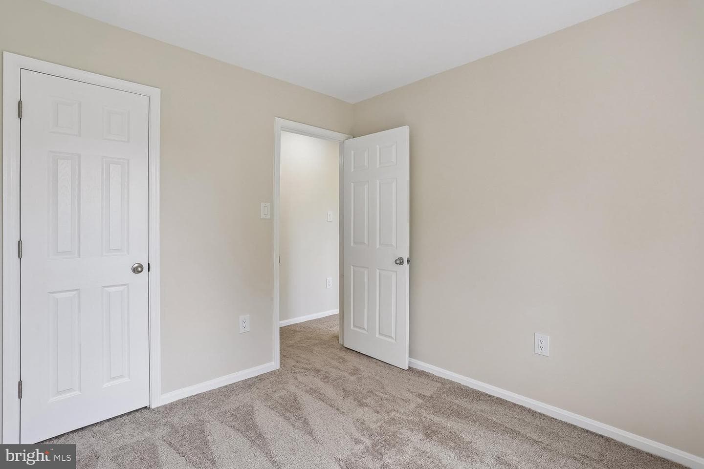 10804 Douglas Avenue photo 29