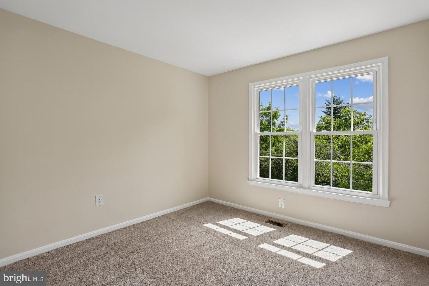 10804 Douglas Avenue photo 30