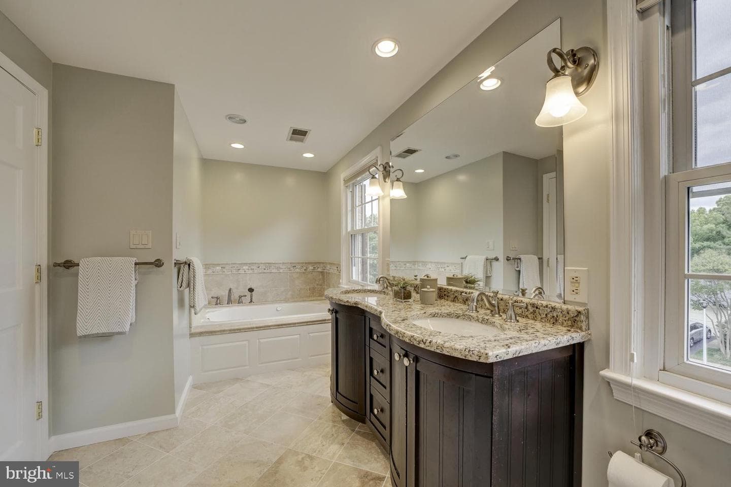 1112 Fallsmead Way photo 28