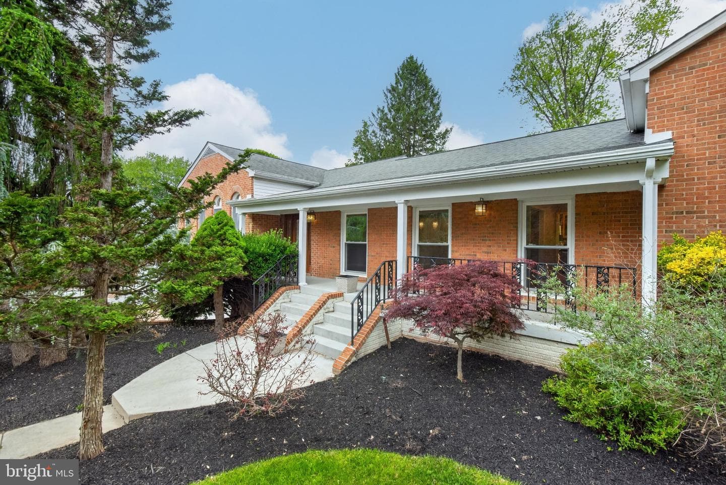 13601 Valley Drive photo 2
