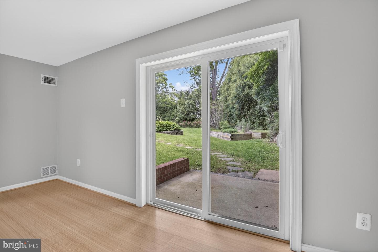 13601 Valley Drive photo 25