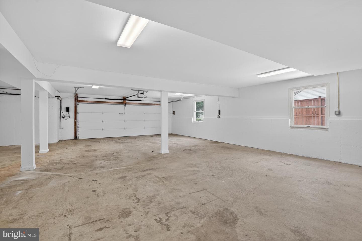 13601 Valley Drive photo 29