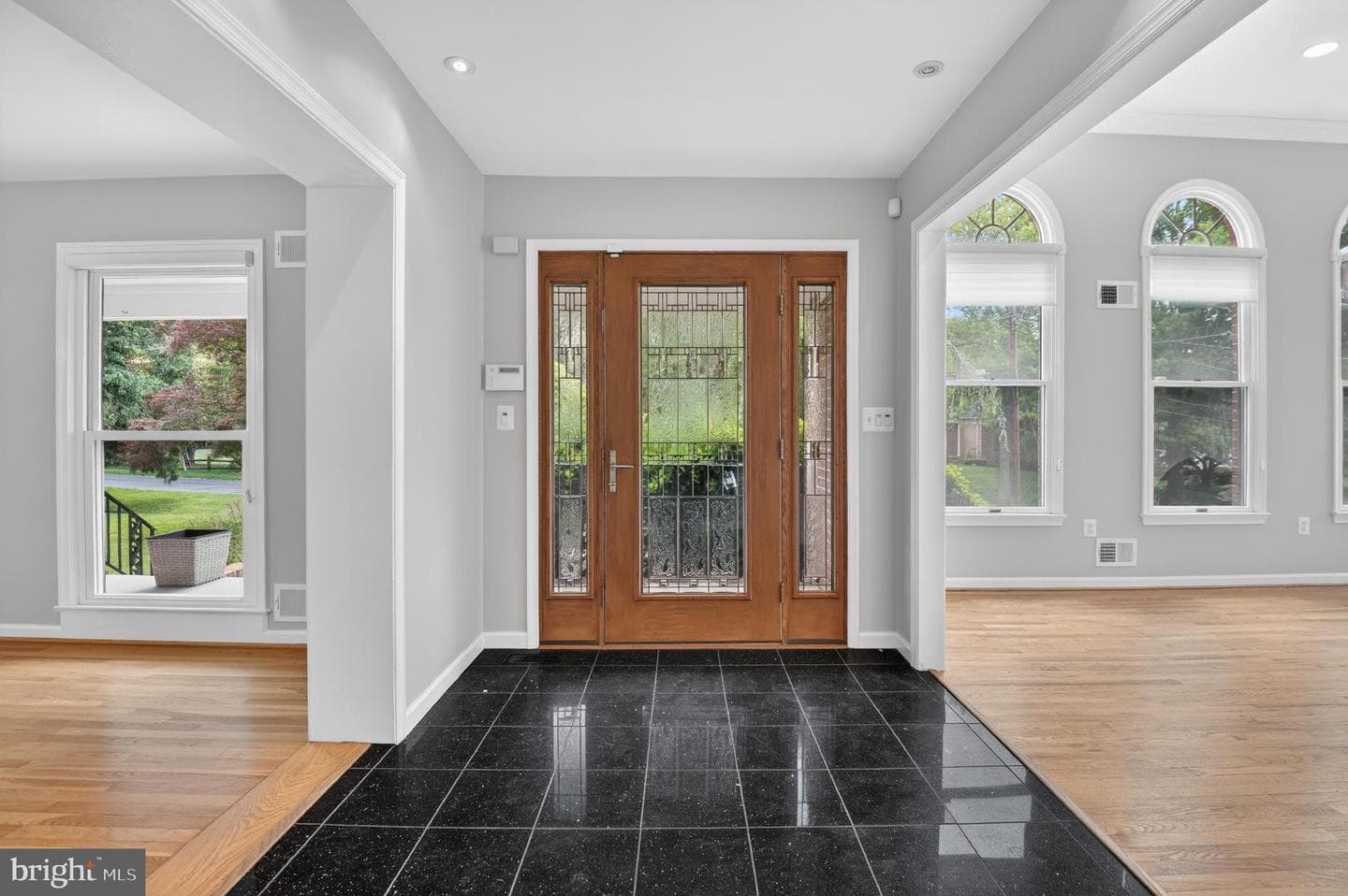 13601 Valley Drive photo 3