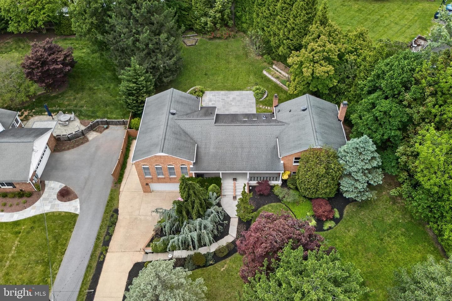 13601 Valley Drive photo 39