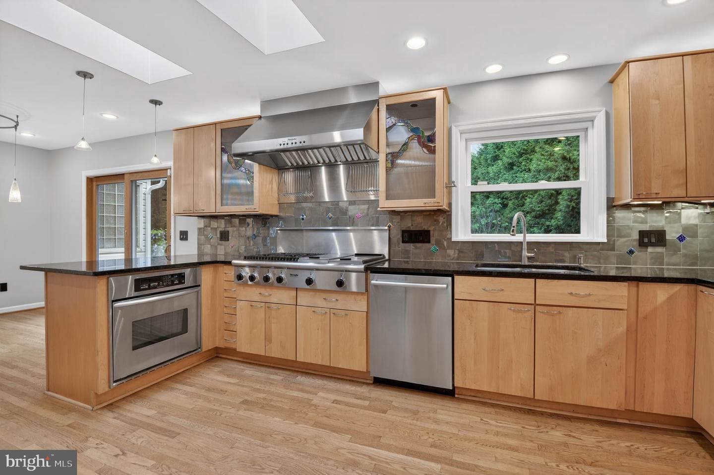 13601 Valley Drive photo 9