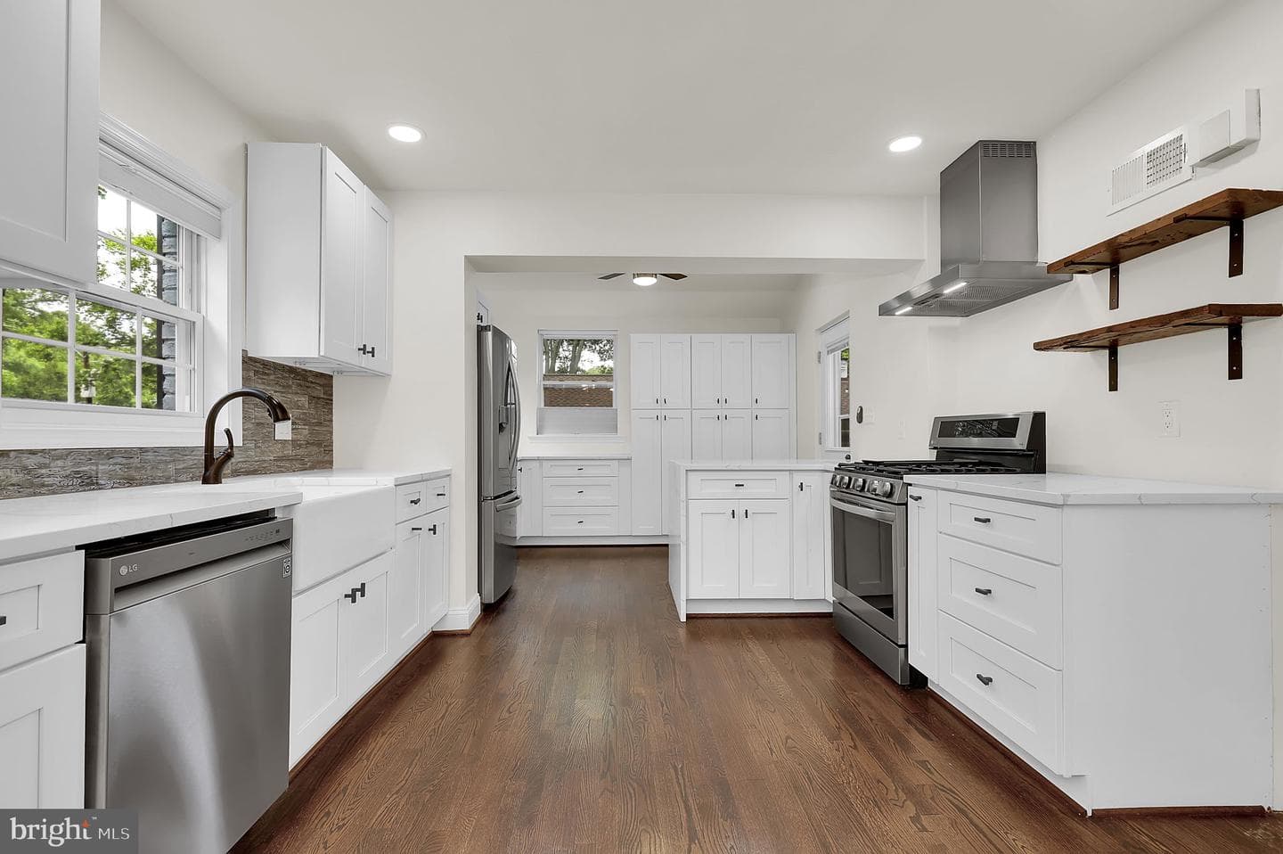 8407 Hartford Avenue photo 10