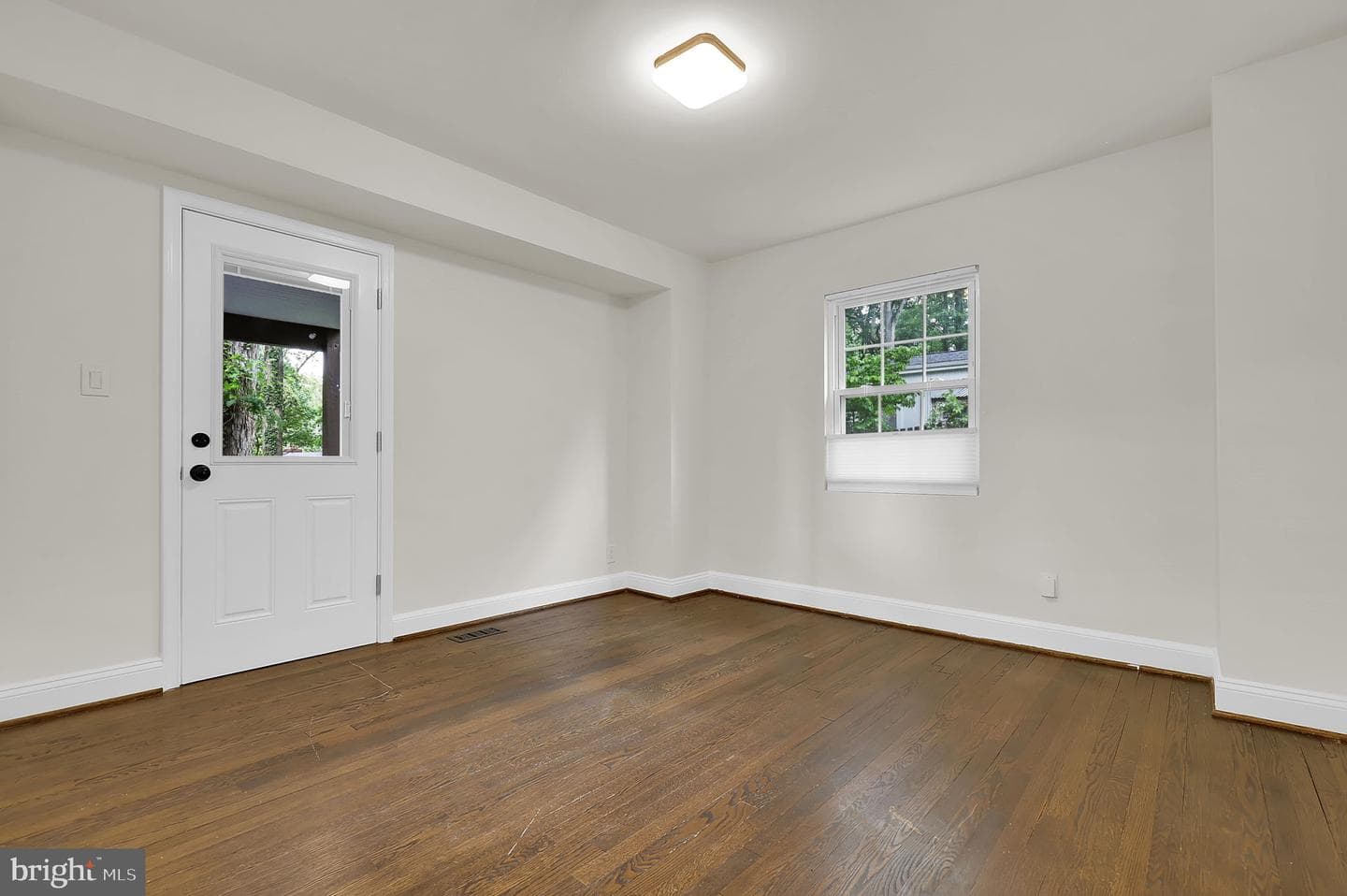 8407 Hartford Avenue photo 19