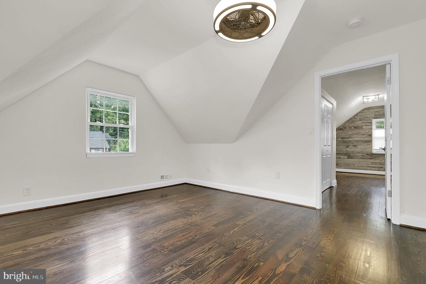 8407 Hartford Avenue photo 24