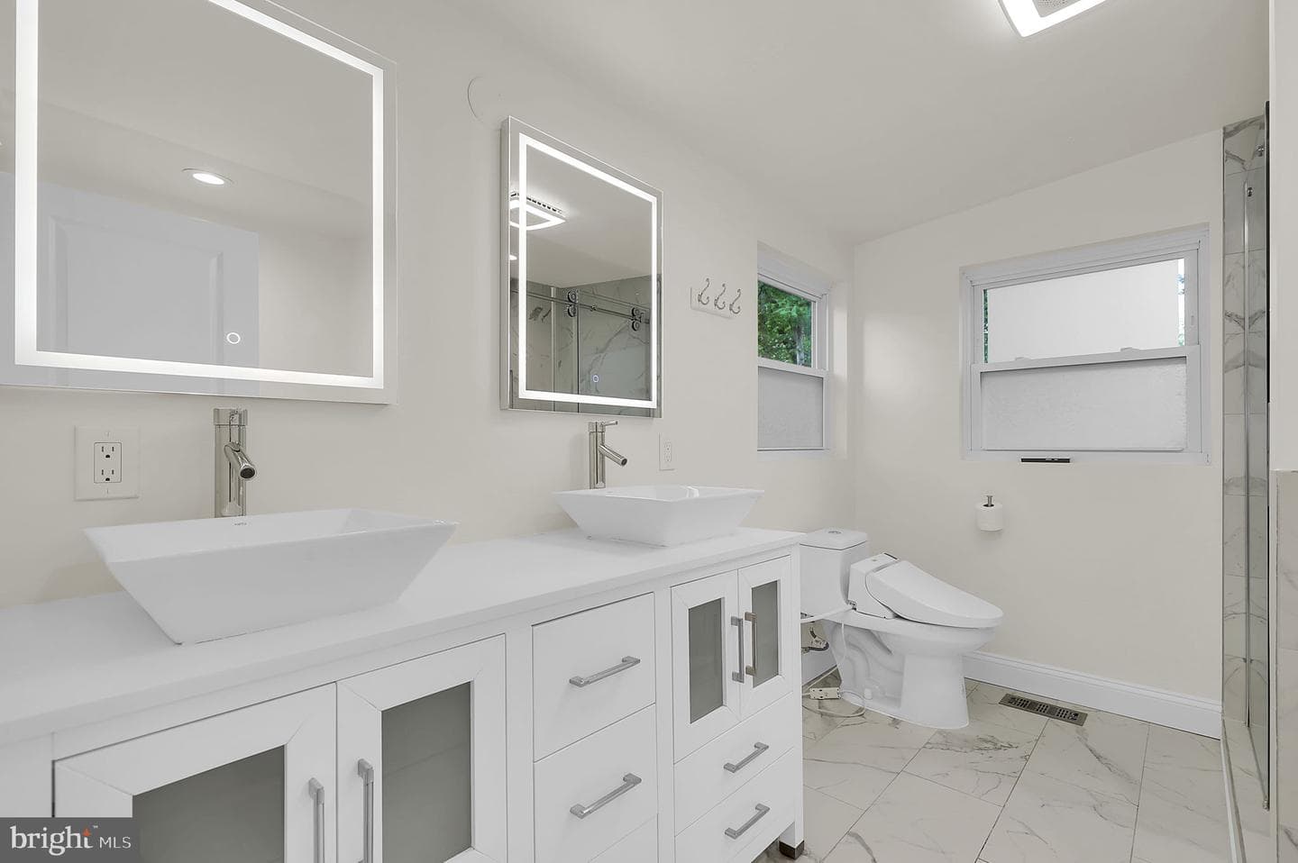 8407 Hartford Avenue photo 33