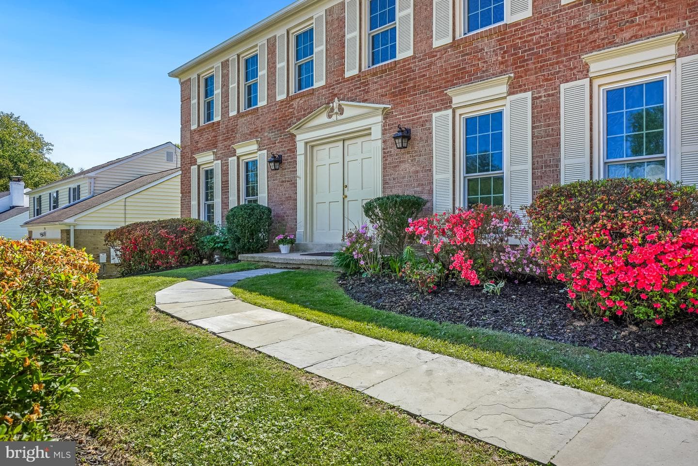 9120 Paddock Ln photo 2