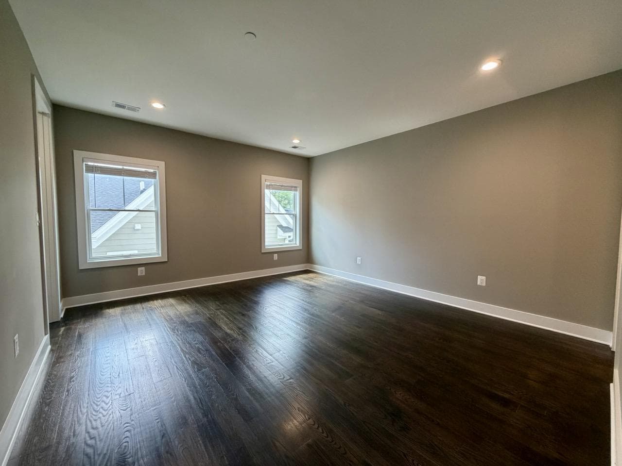 5514 Mckinley Street photo 27