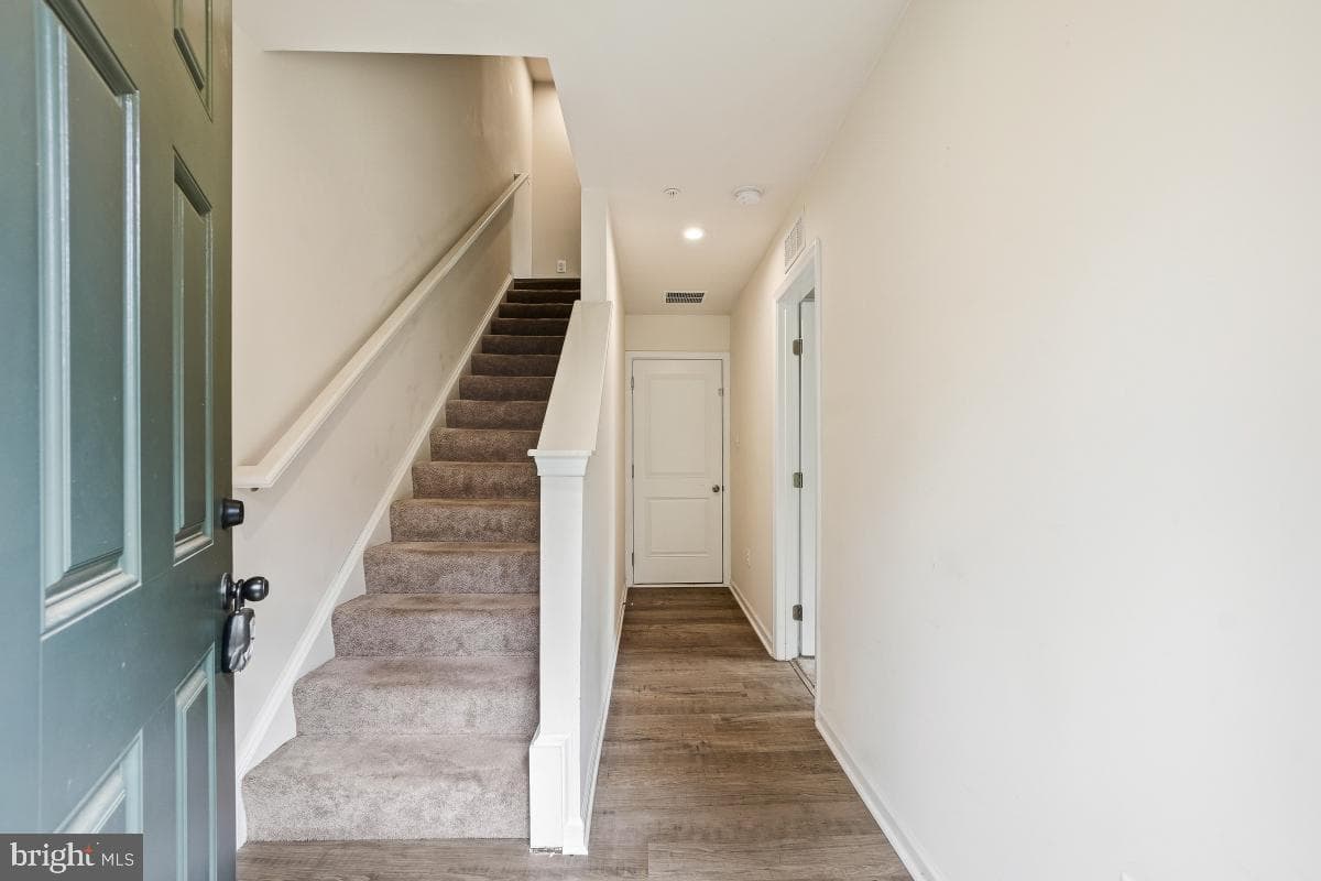 9556 Autumn Berry Place photo 3