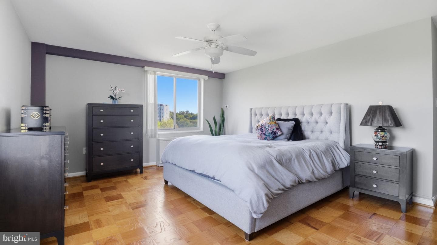10201 Grosvenor Place #1009 photo 25