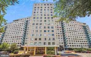 10500 Rockville Pik #614, Rockville