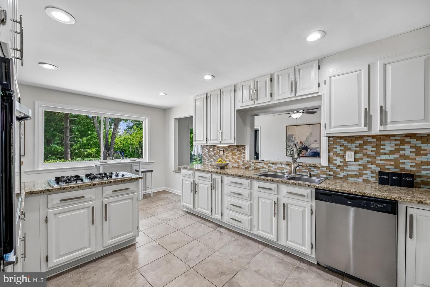 300 Gilsan Ct photo 2