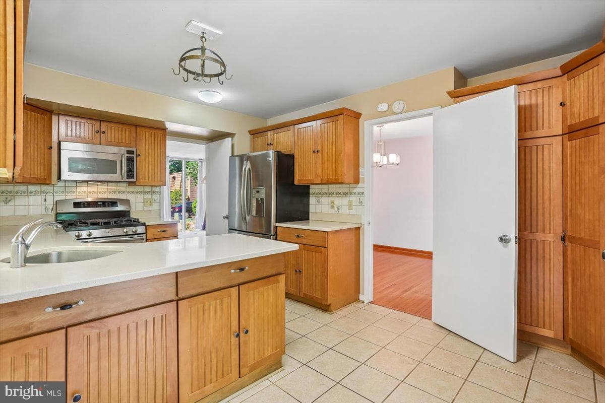 8174 Inverness Ridge Road photo 3