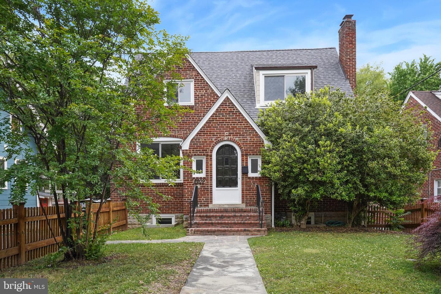 8209 Flower Avenue, Takoma Park