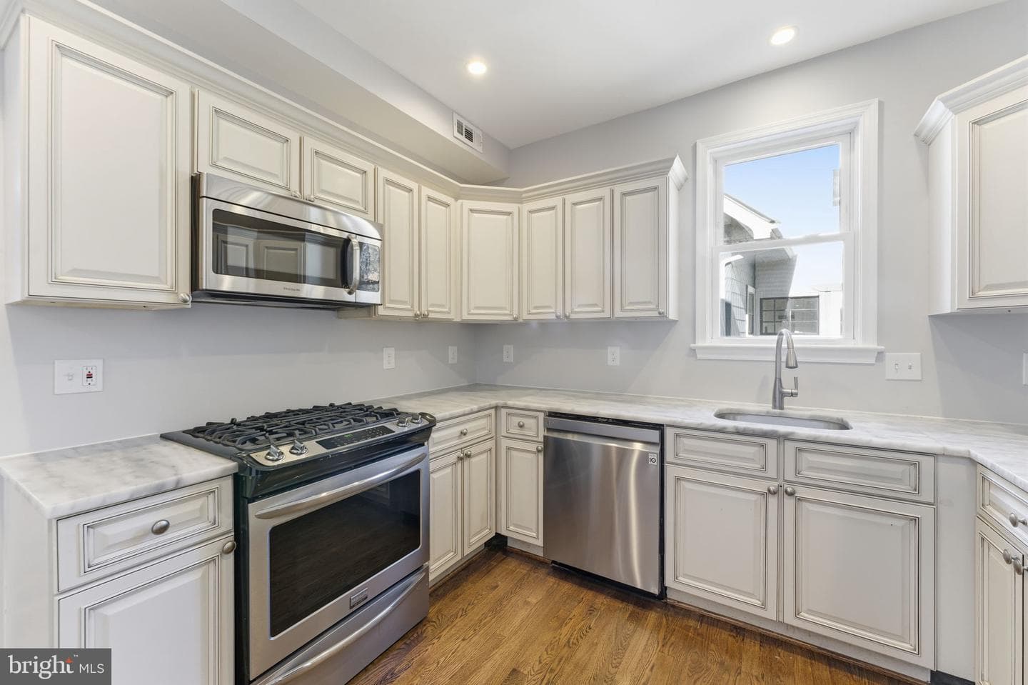8209 Flower Avenue photo 52