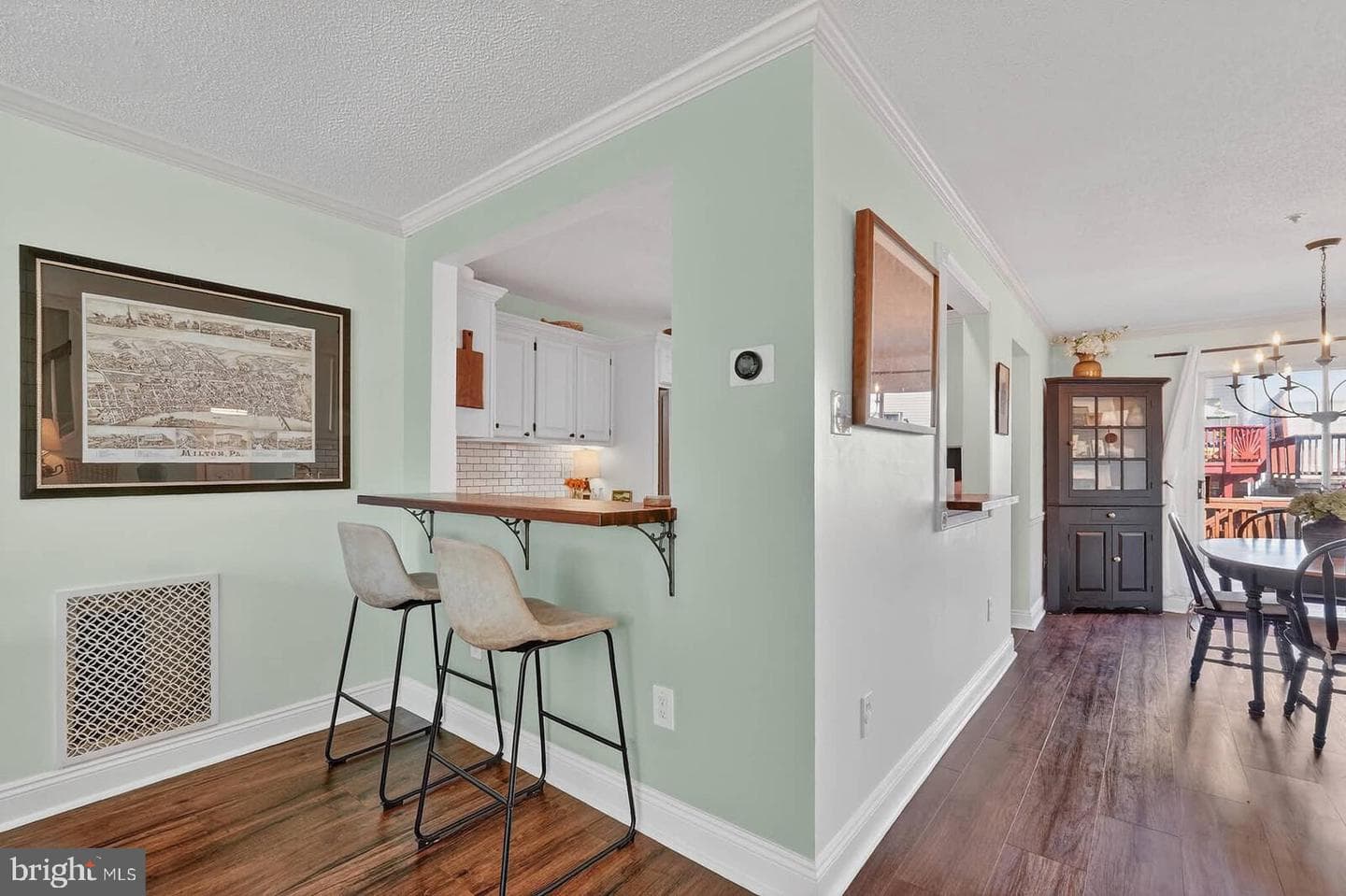 2329 Massanutten Drive photo 4
