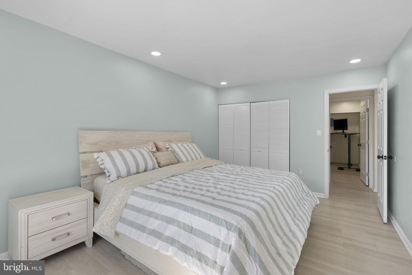 8002 Inverness Ridge Road photo 21