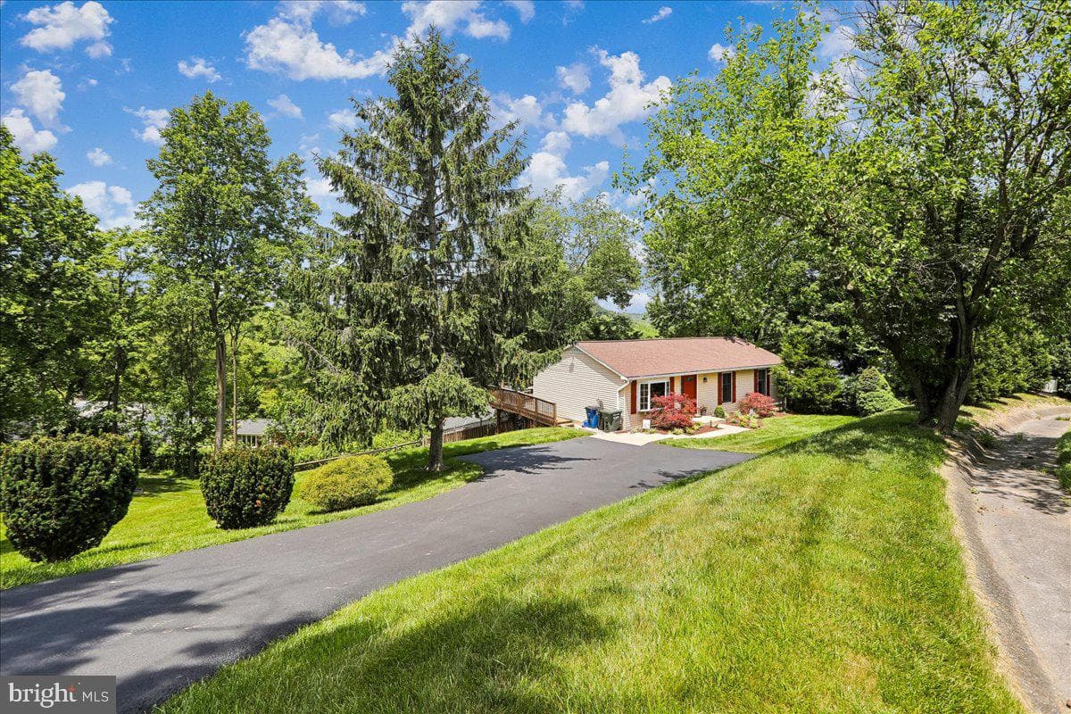 23920 Janbeall Court, Clarksburg