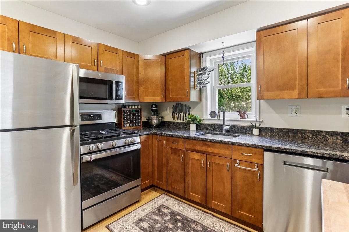 1504 Crest Road photo 14
