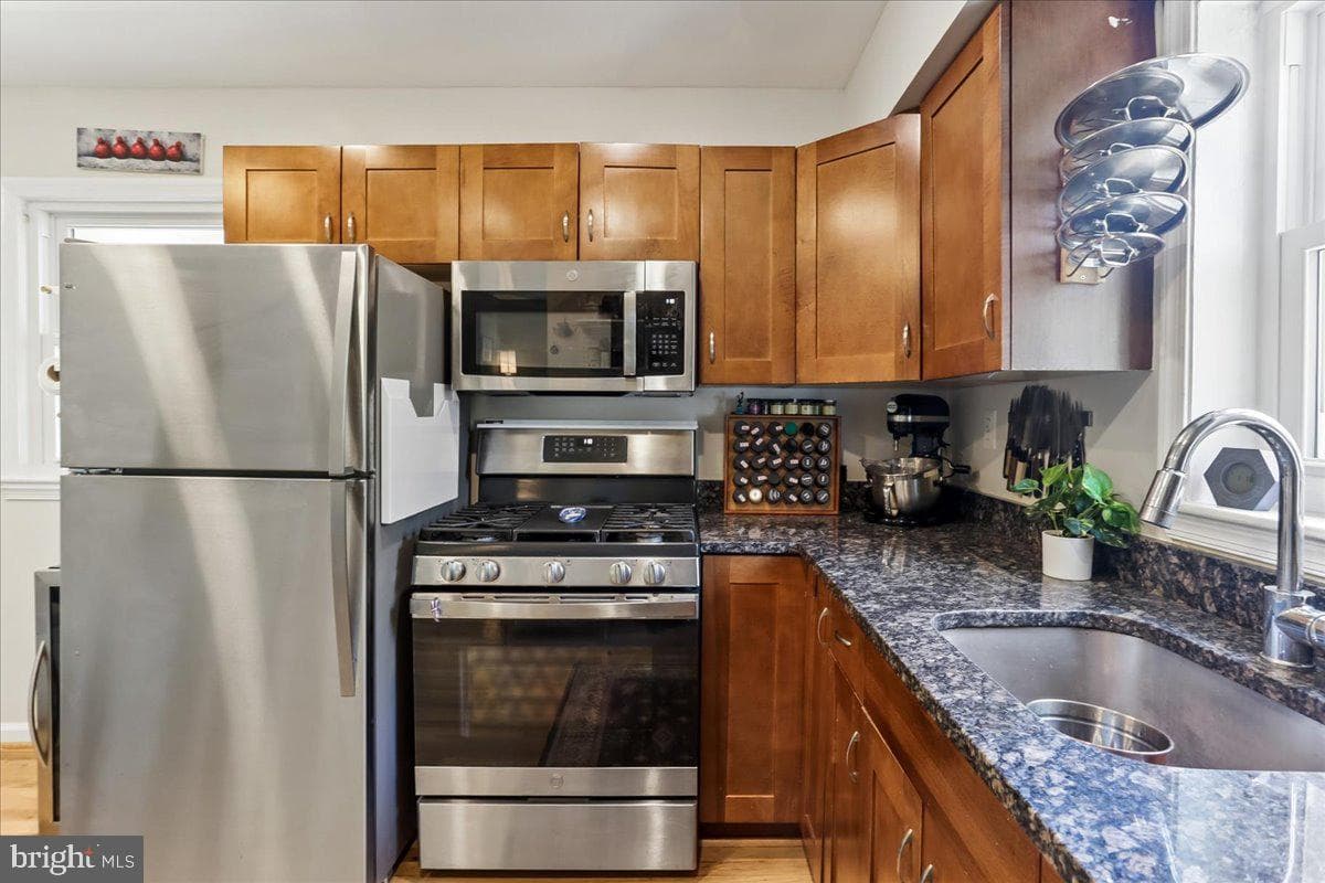 1504 Crest Road photo 15