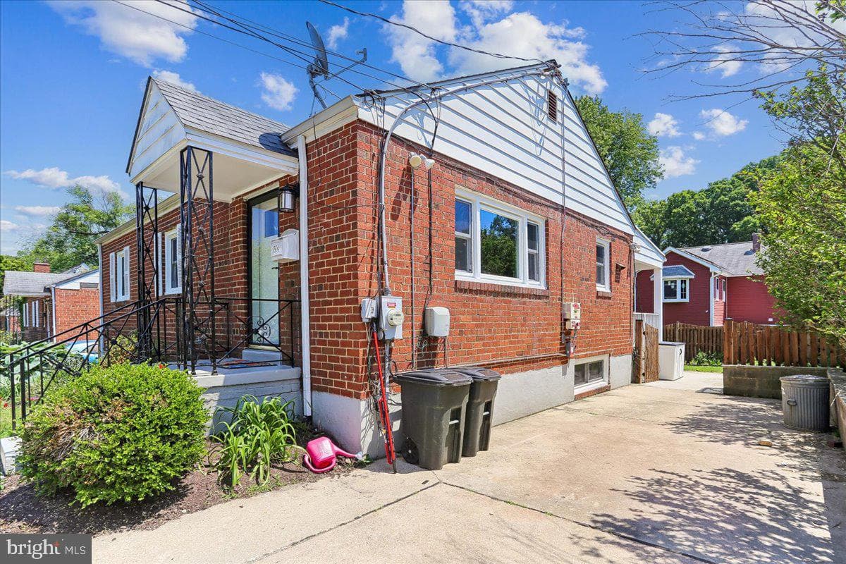 1504 Crest Road photo 49