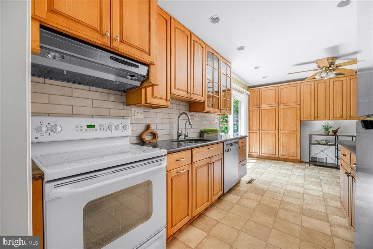 14407 Briarwood Terrace photo 6