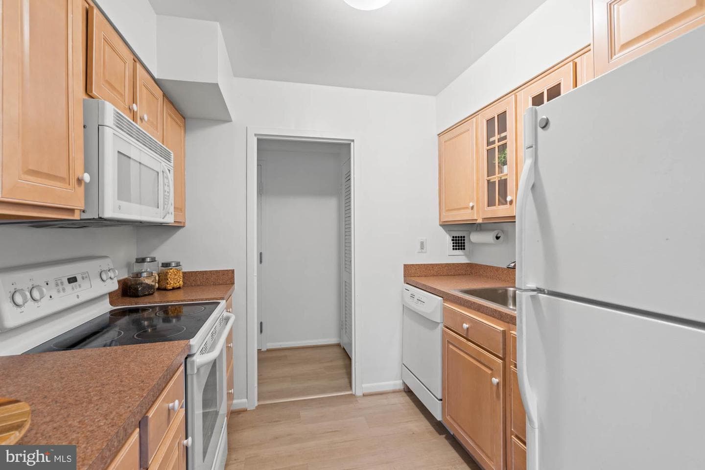 5100 Dorset Avenue #111 photo 27