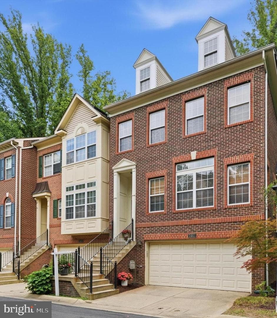 2011 Ashleigh Woods Court, Rockville