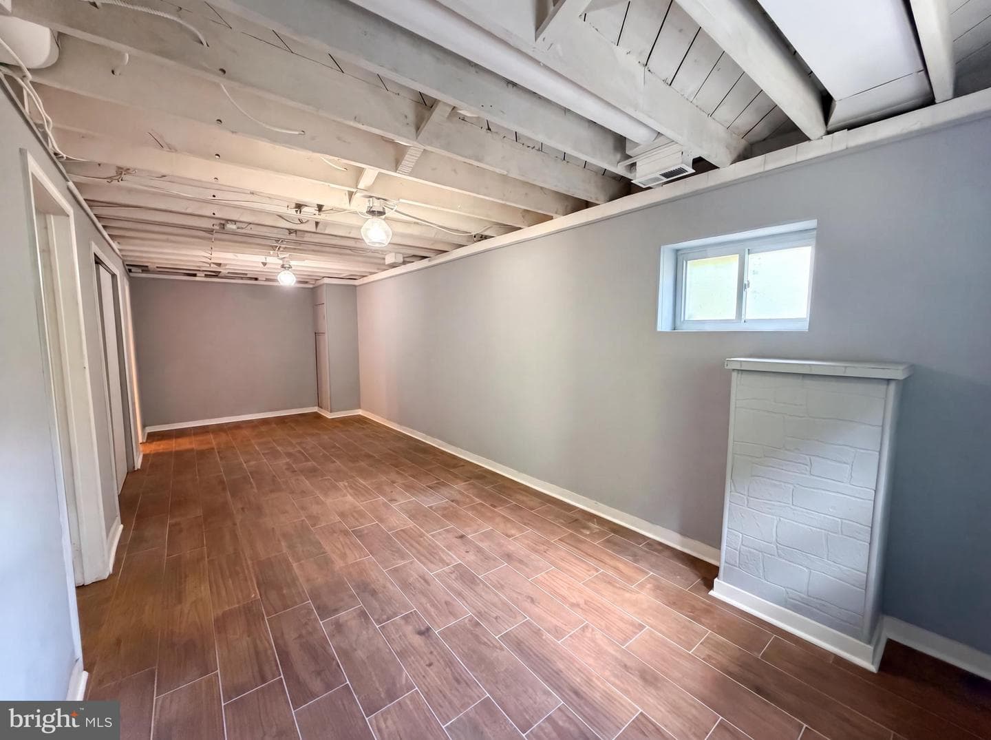4027 Lawrence Avenue photo 20