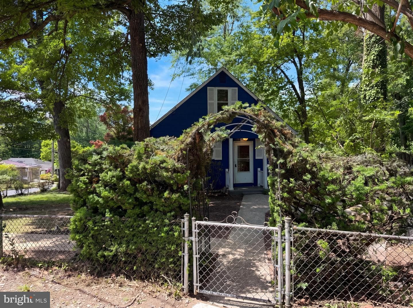 4027 Lawrence Avenue photo 29