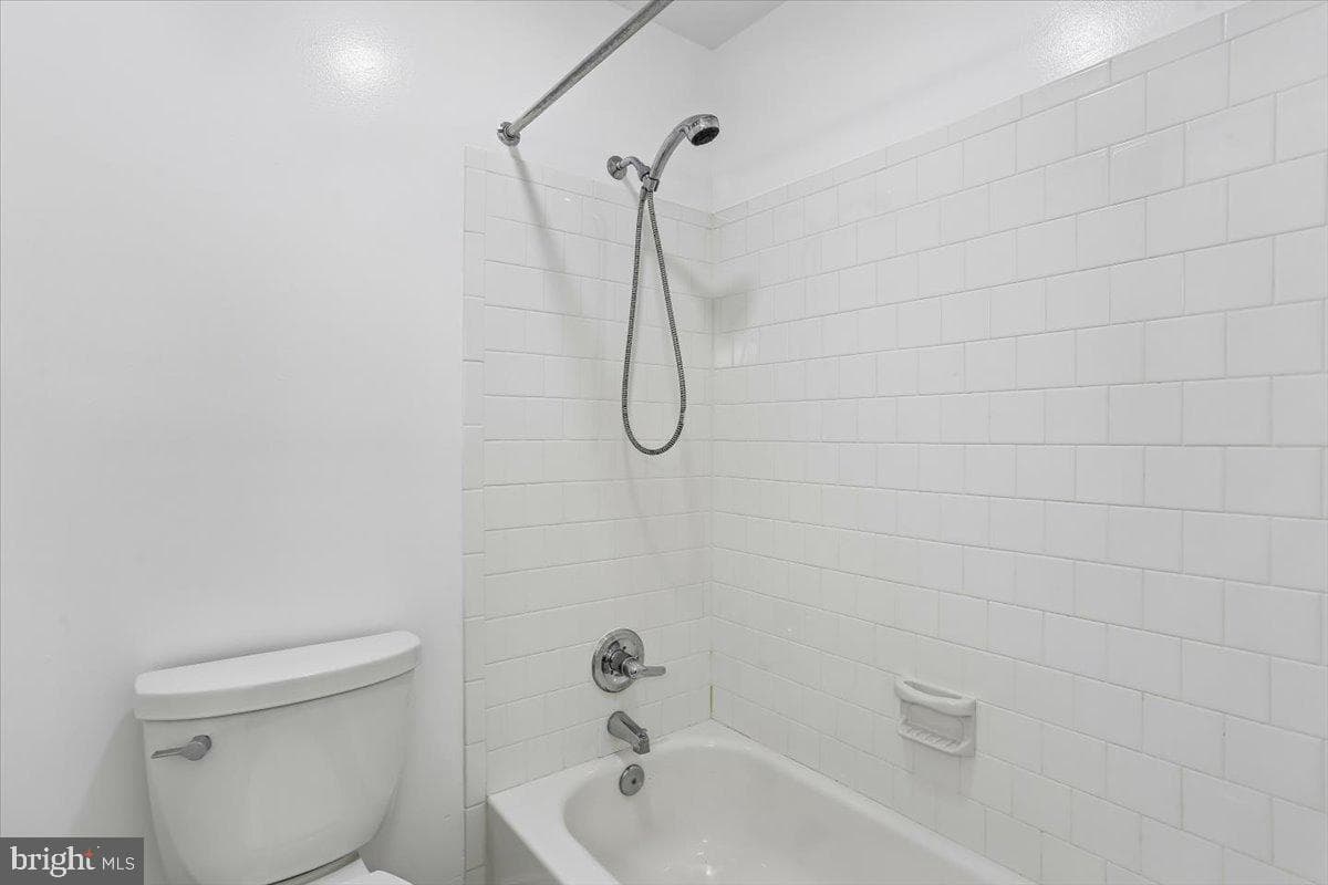 12234 Greenleaf Avenue photo 30