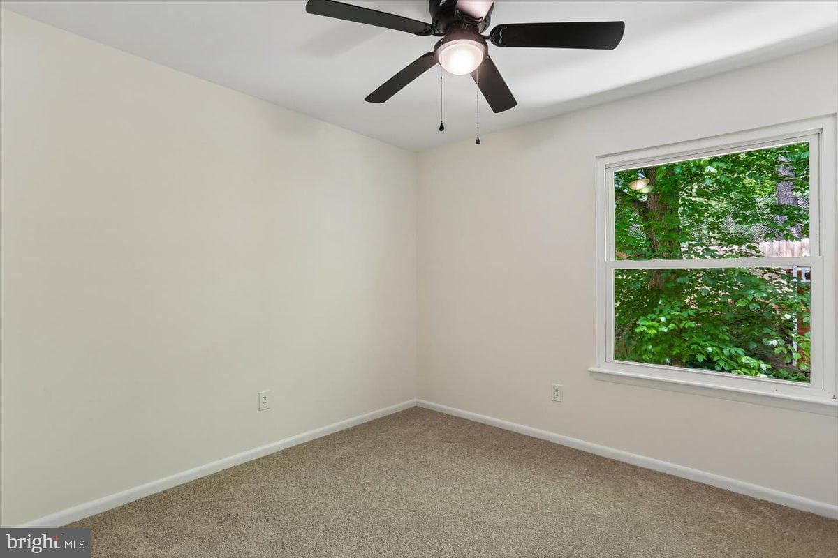 12234 Greenleaf Avenue photo 31