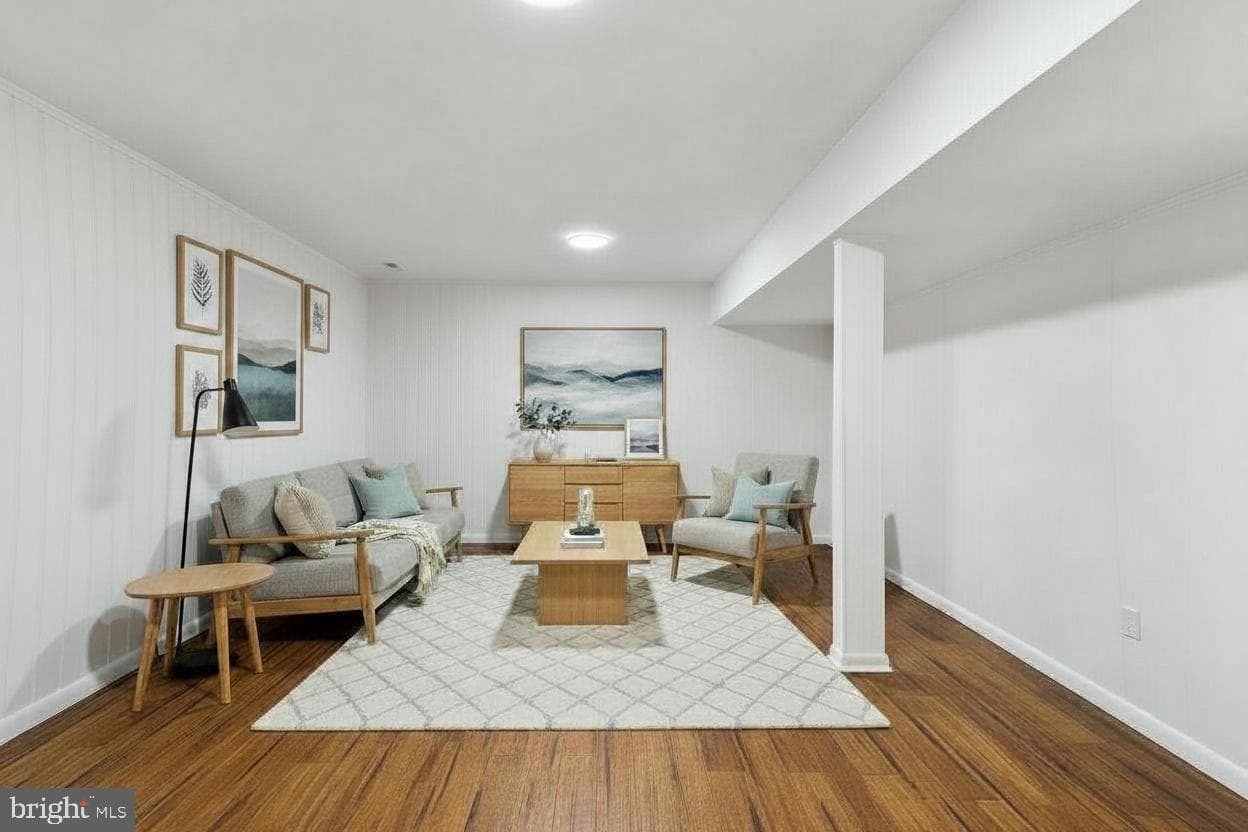 12234 Greenleaf Avenue photo 33