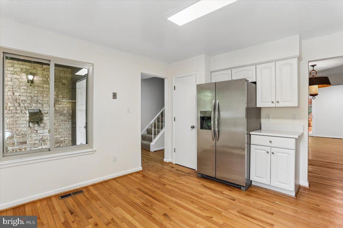 12234 Greenleaf Avenue photo 4