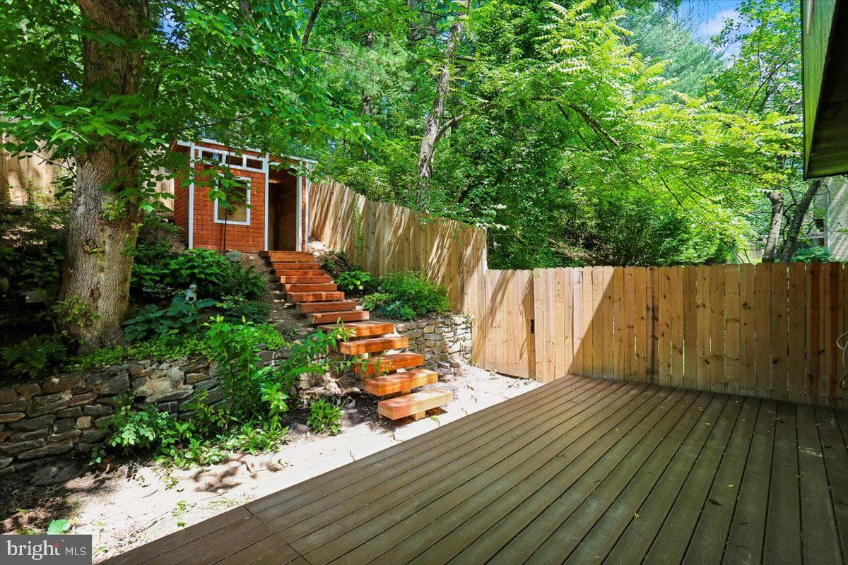 12234 Greenleaf Avenue photo 41