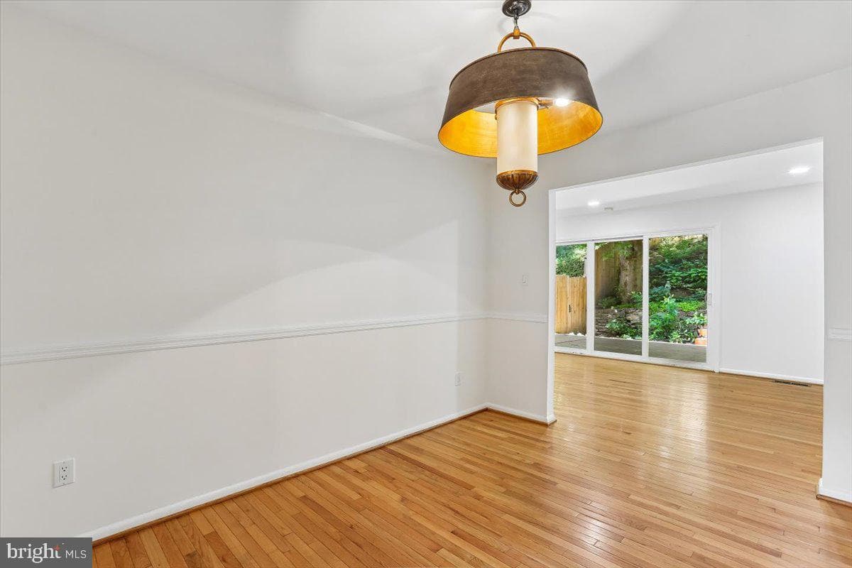 12234 Greenleaf Avenue photo 7